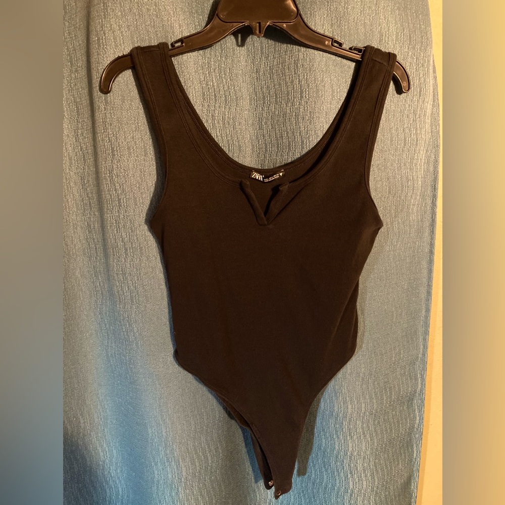 Zara Black Sleeveless V Neck Bodysuit